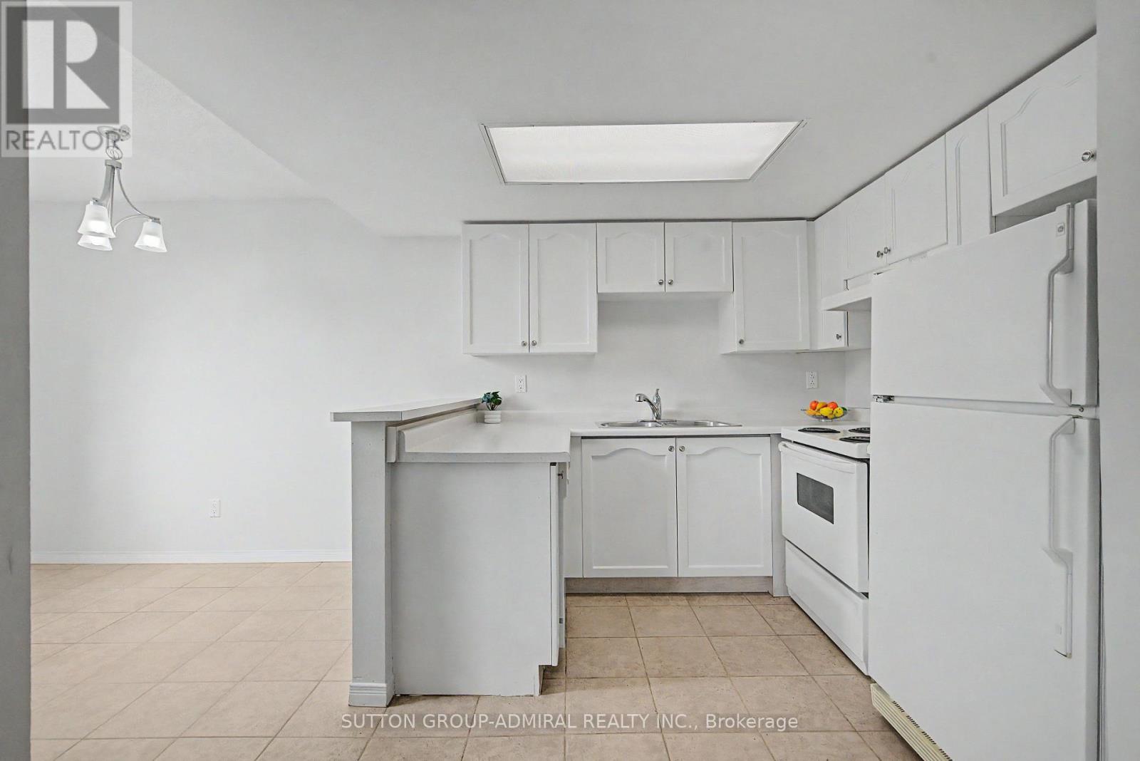 #311 3499 UPPER MIDDLE ROAD - 9