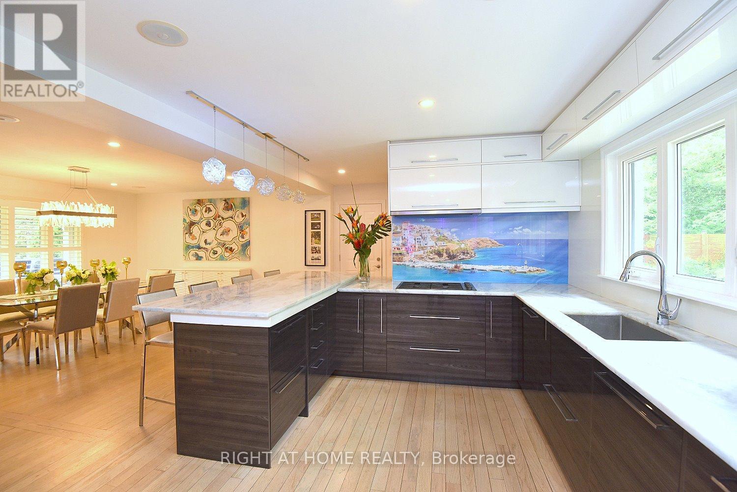 4299 LAKESHORE ROAD - 5