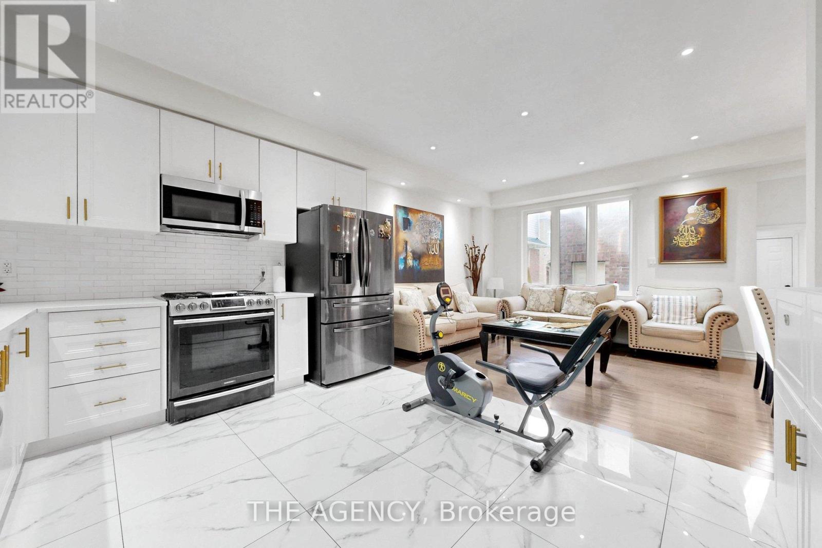 152 REMEMBRANCE ROAD - 8