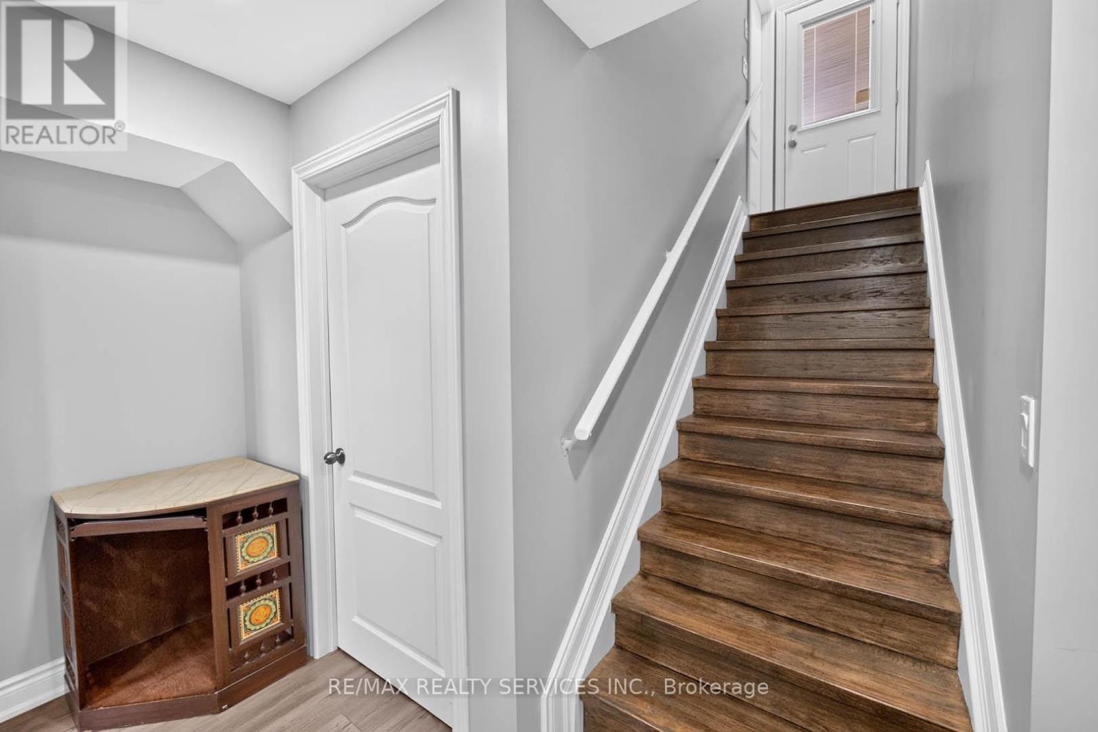 1 DOLBYHILL DRIVE - 33