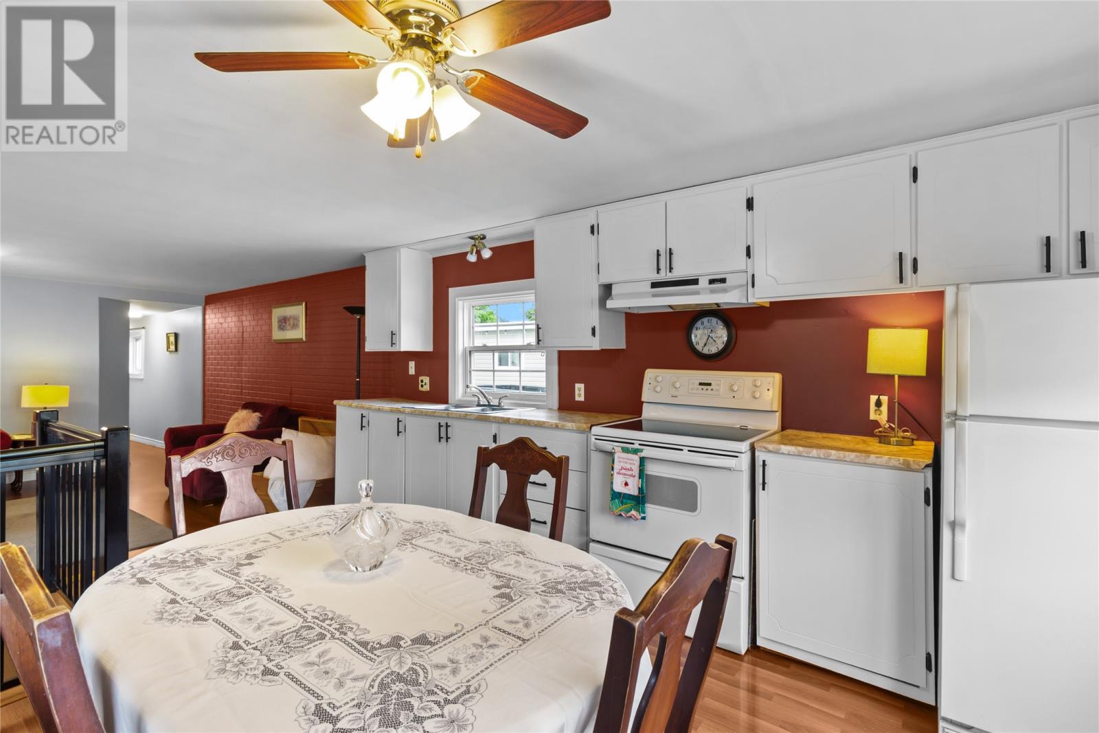 29 Riverside Drive W - Image 19