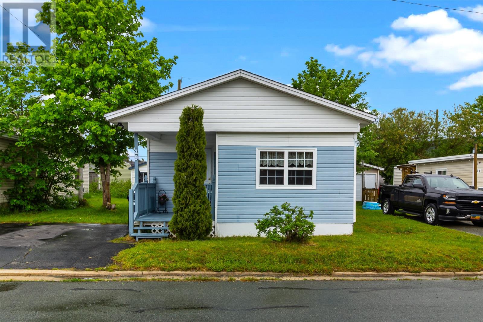29 Riverside Drive W - 1