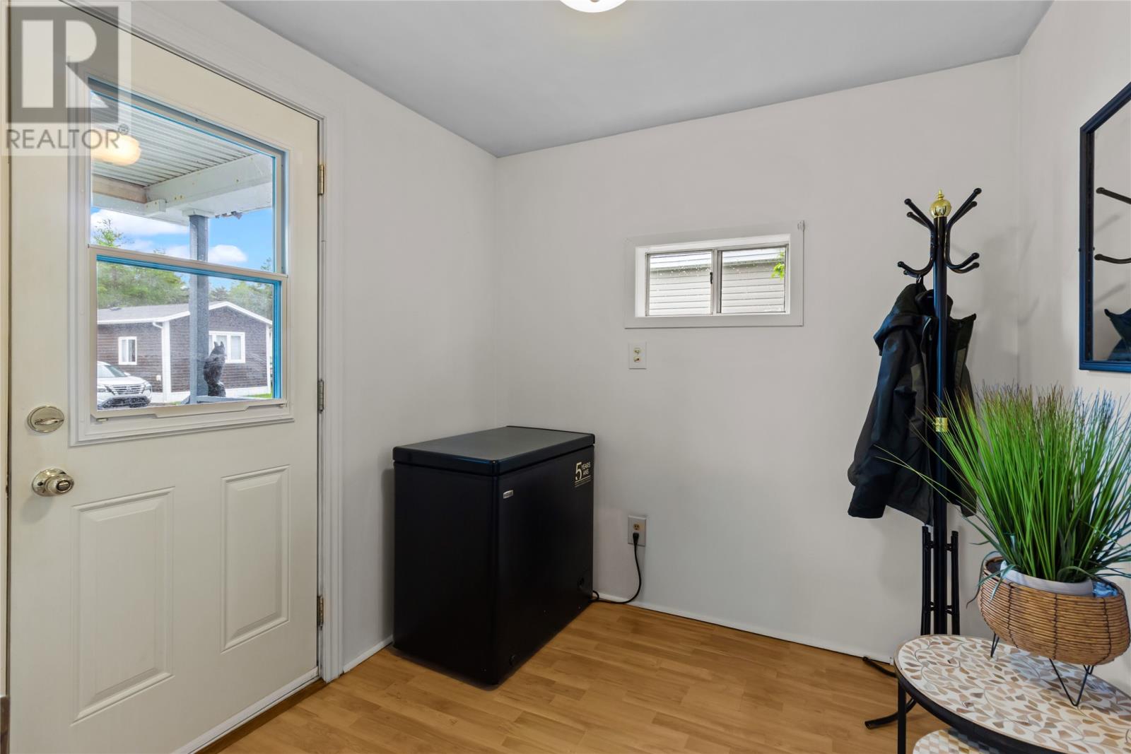 29 Riverside Drive W - 11