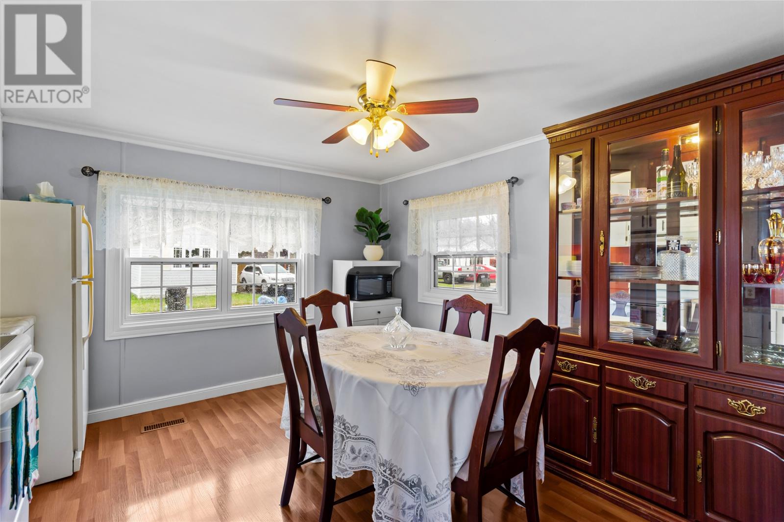 29 Riverside Drive W - 17