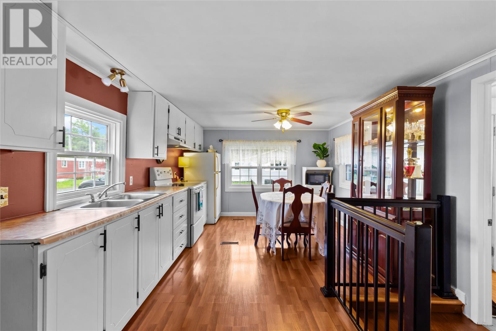 29 Riverside Drive W - 16