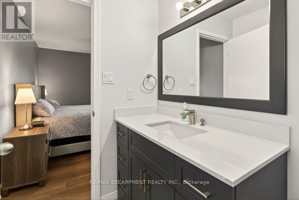 72 GURNETT DRIVE - 14
