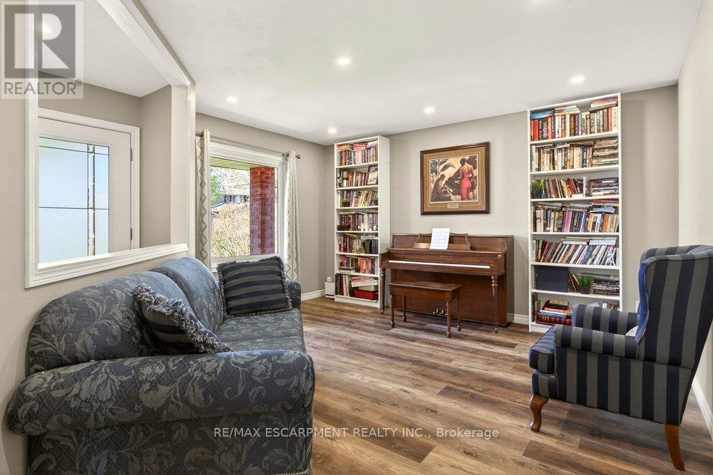 72 GURNETT DRIVE - 2