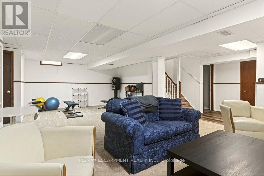72 GURNETT DRIVE - 23