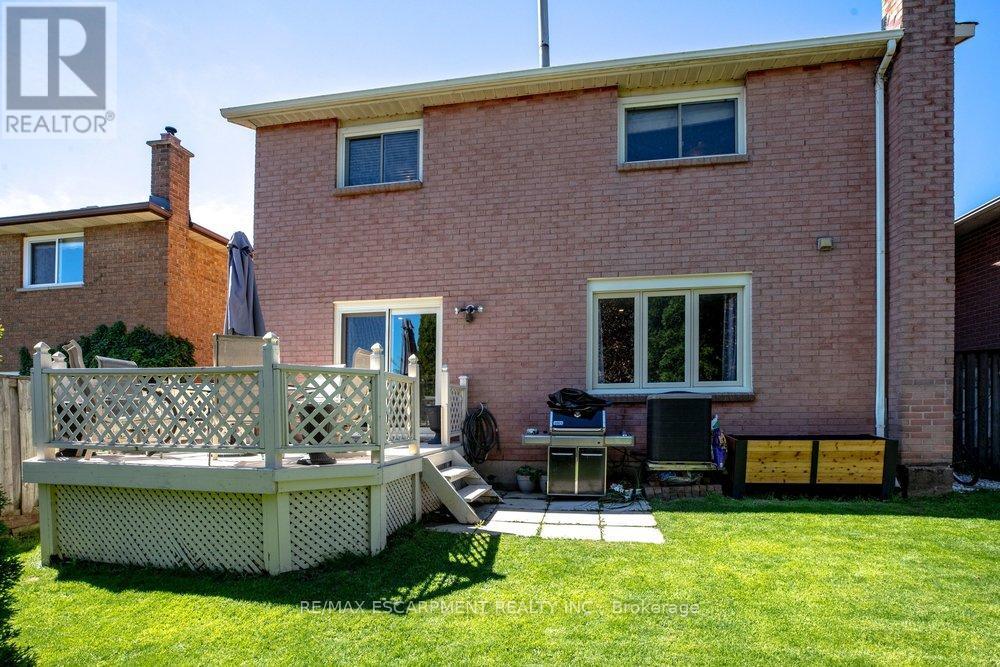 72 GURNETT DRIVE - 25