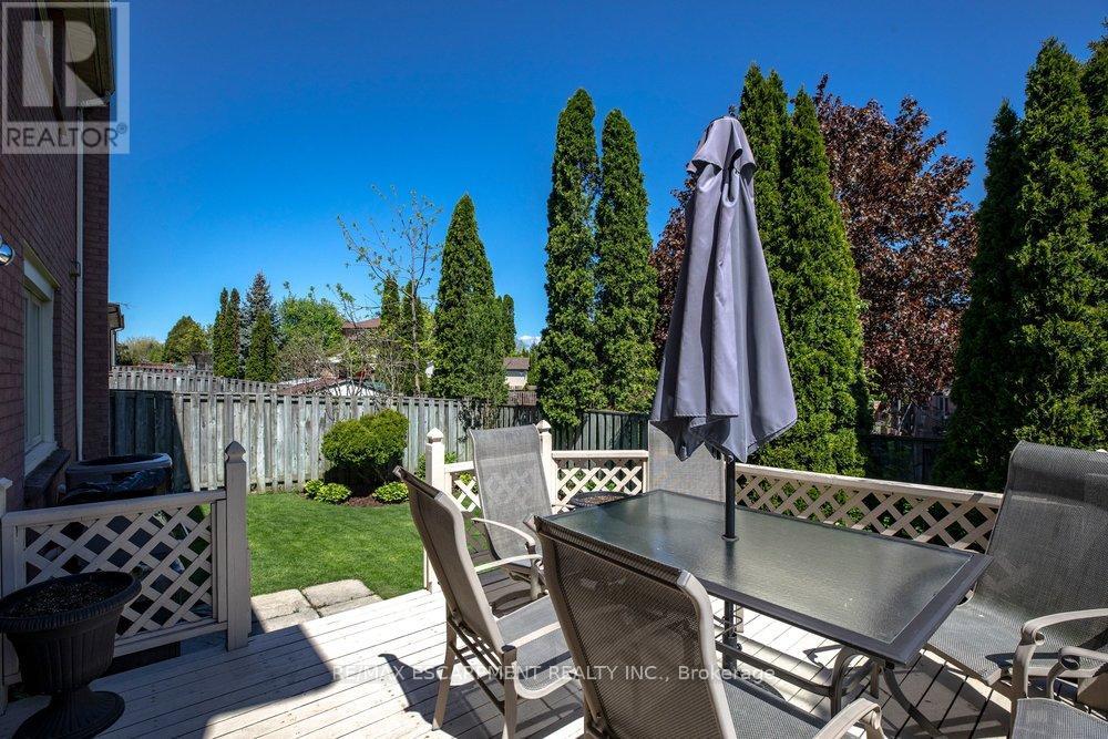 72 GURNETT DRIVE - 26