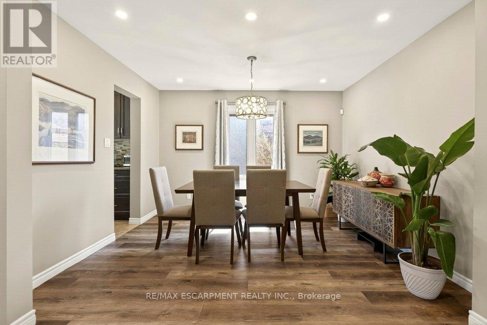 72 GURNETT DRIVE - 3