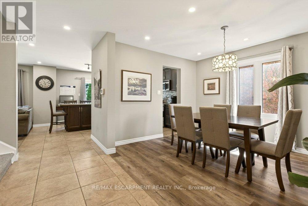 72 GURNETT DRIVE - 4