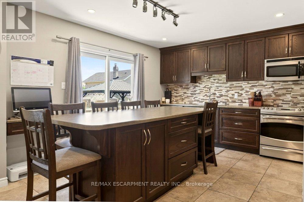 72 GURNETT DRIVE - 5