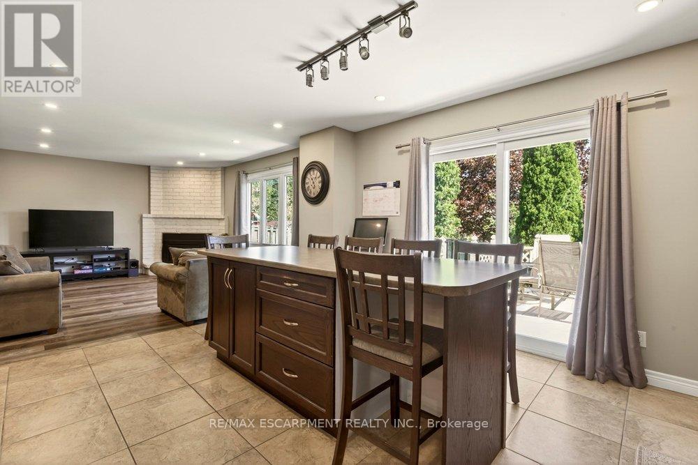 72 GURNETT DRIVE - 9