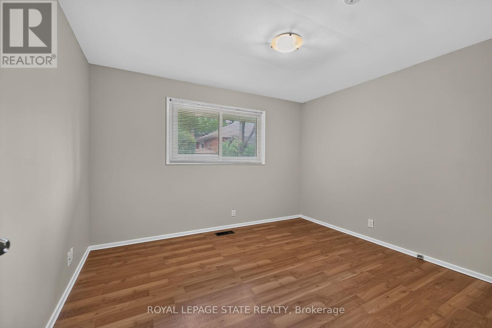 27 AINSLIE AVENUE - 21