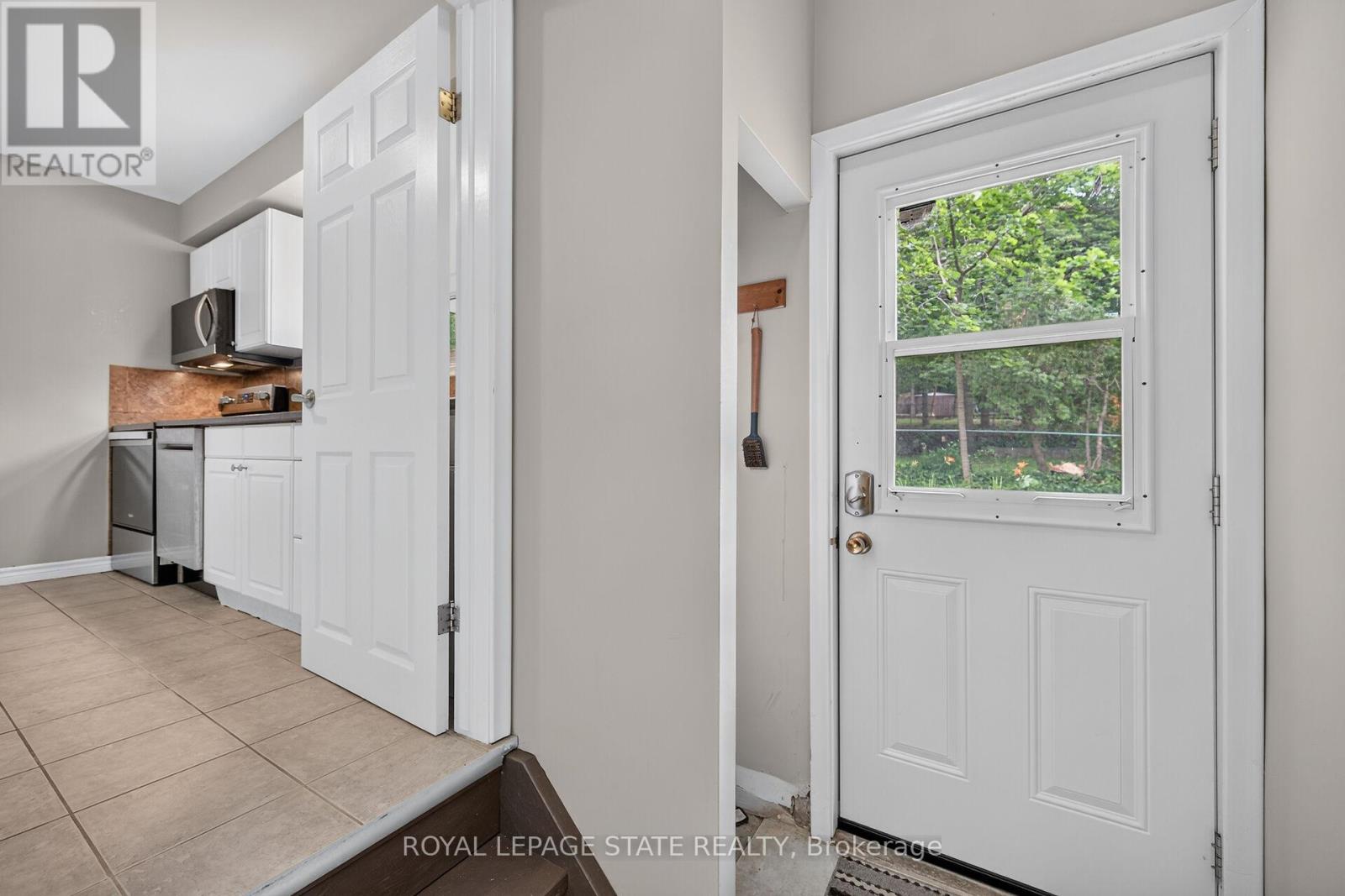 27 AINSLIE AVENUE - 26