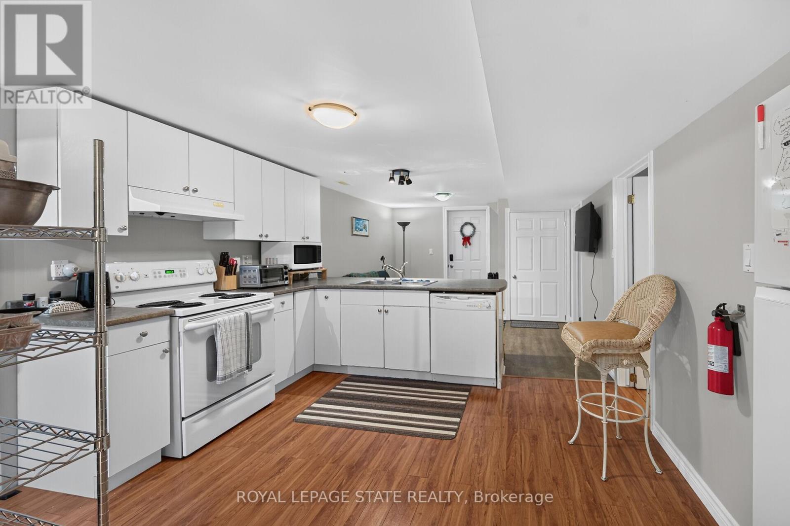 27 AINSLIE AVENUE - 27