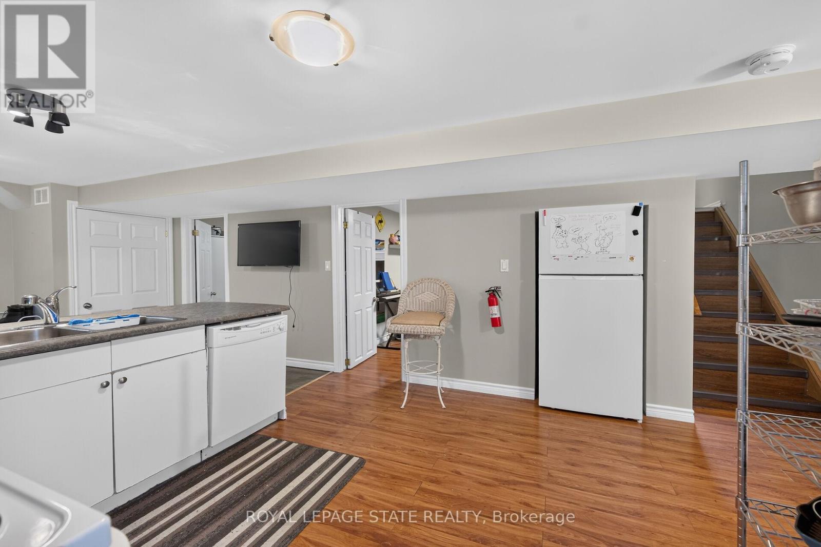 27 AINSLIE AVENUE - 29