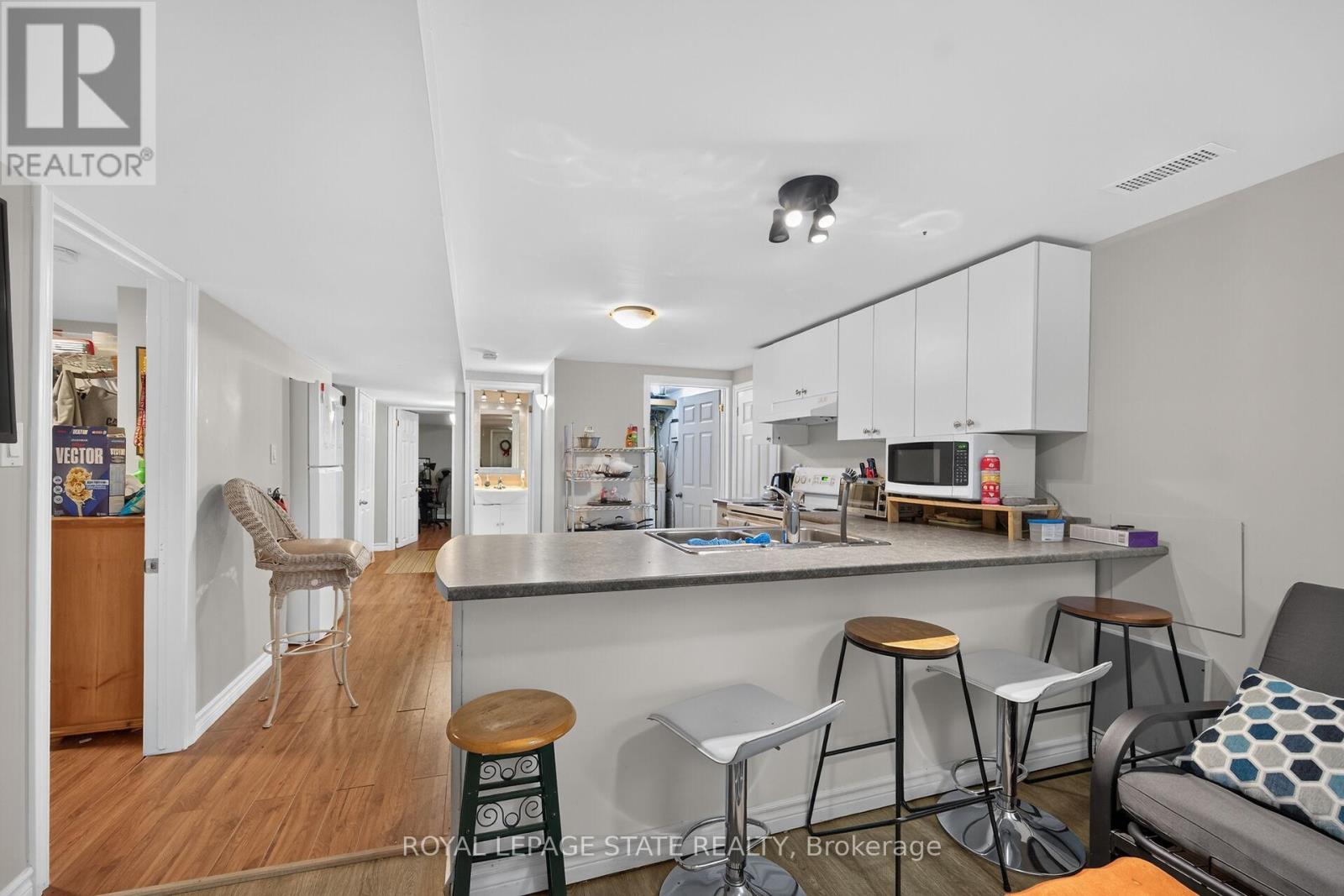 27 AINSLIE AVENUE - 30