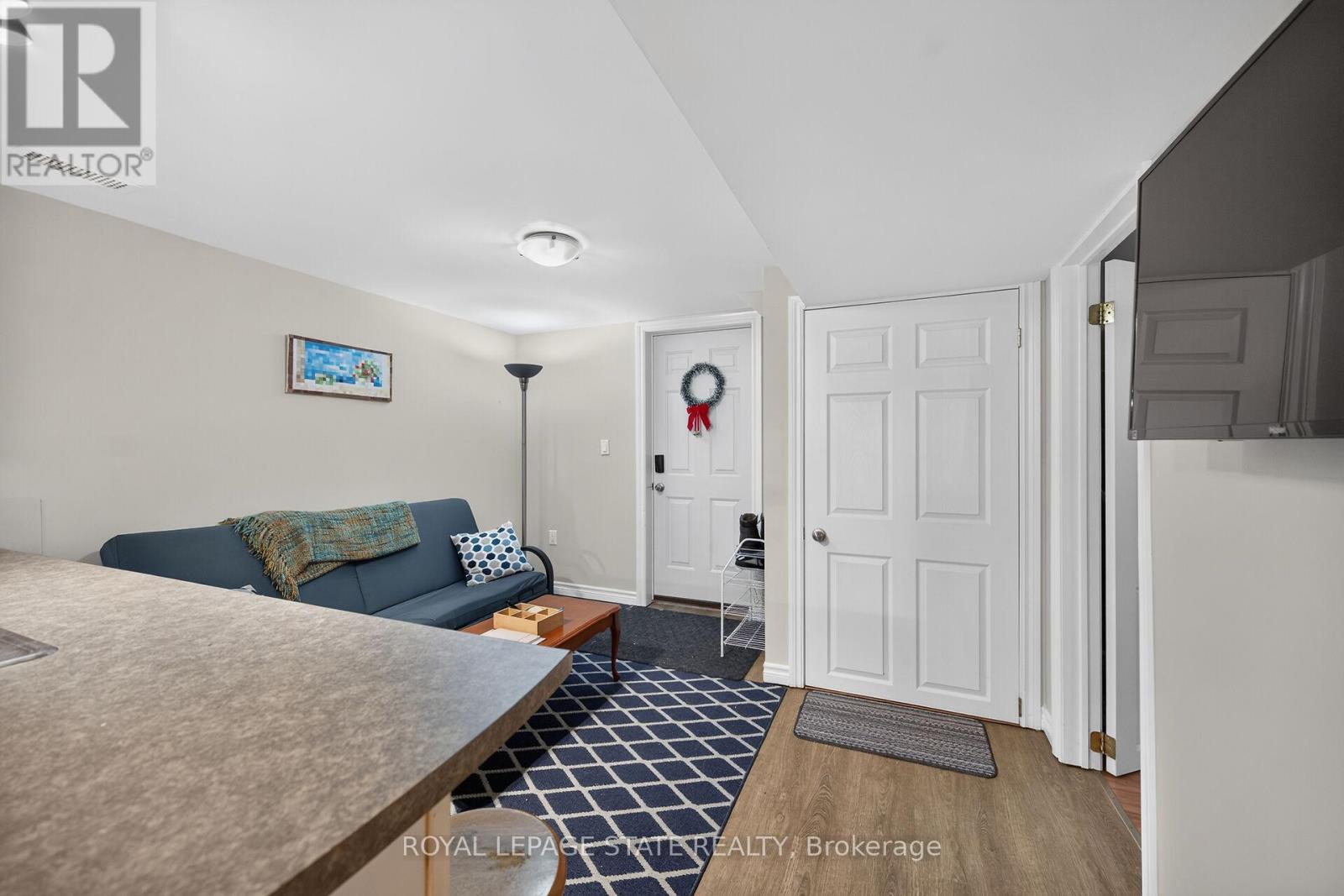 27 AINSLIE AVENUE - 32