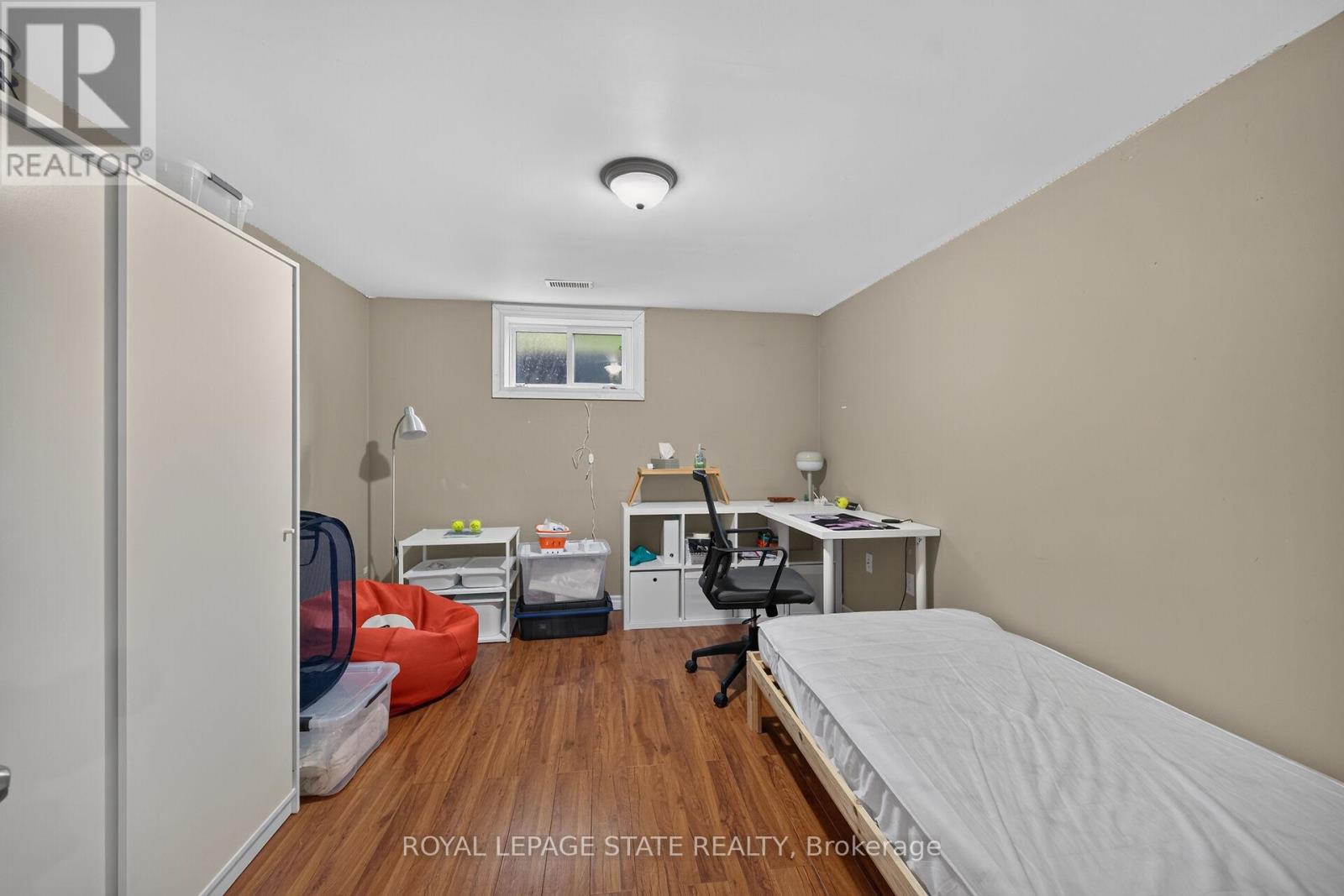 27 AINSLIE AVENUE - 35