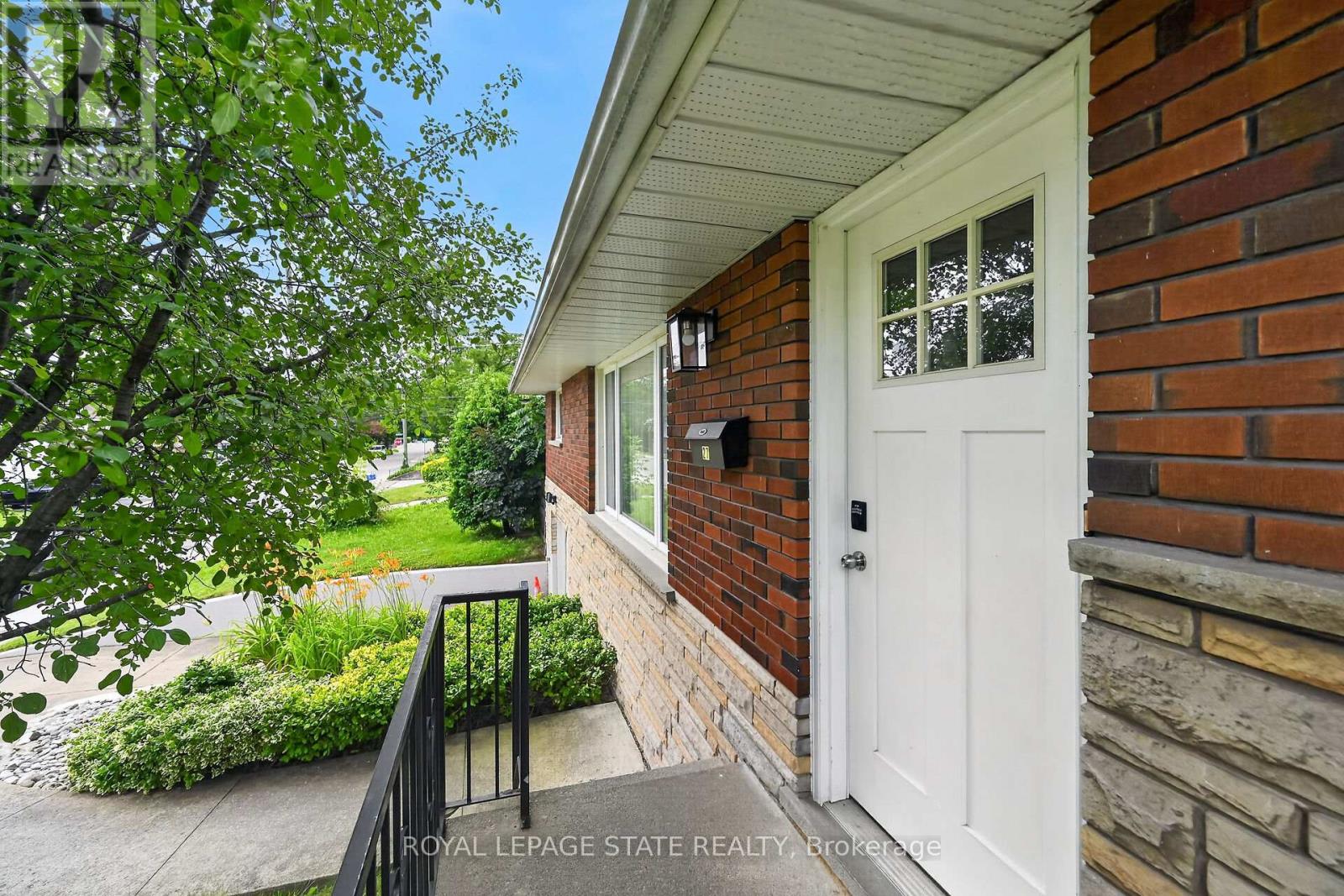 27 AINSLIE AVENUE - 4