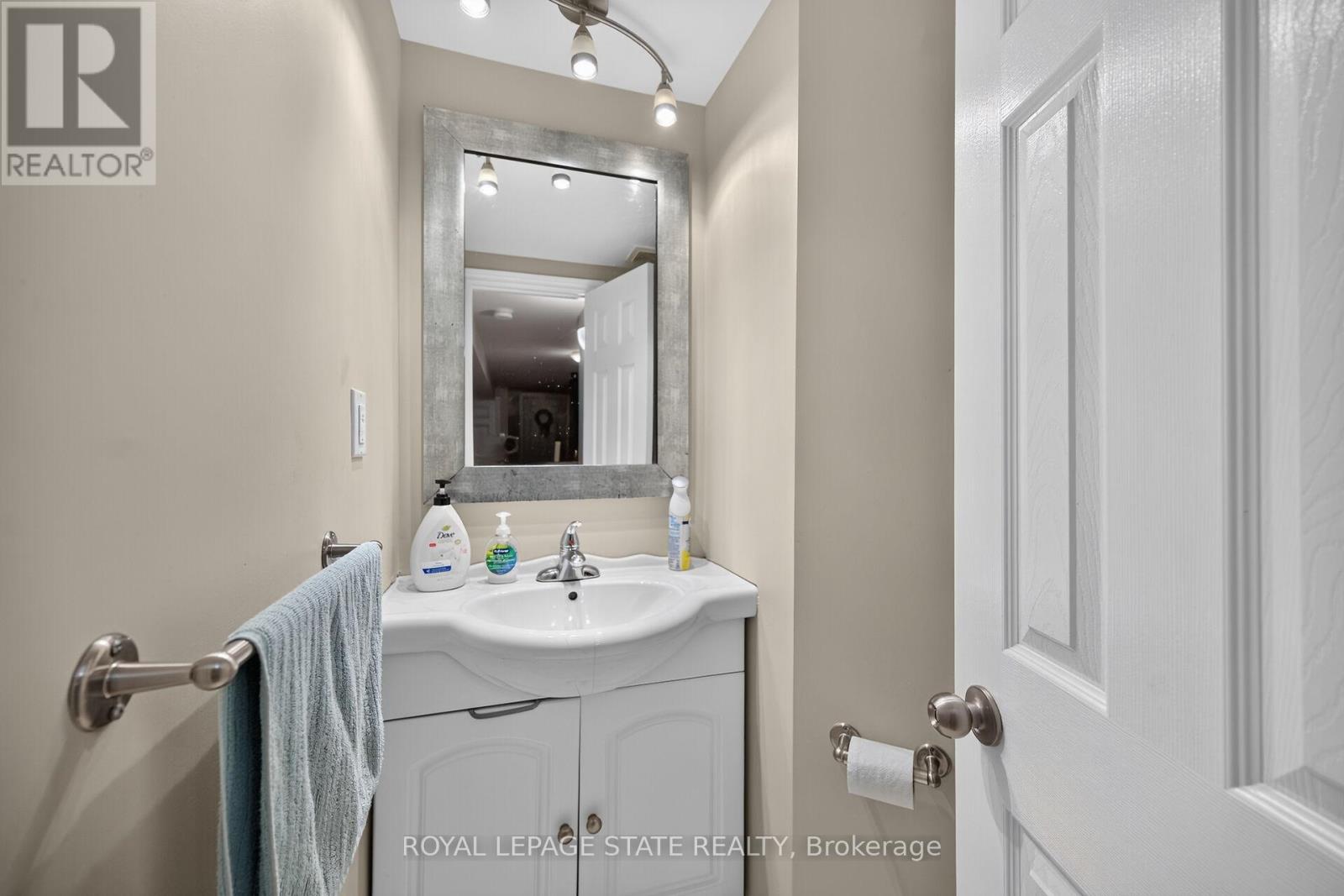 27 AINSLIE AVENUE - 40