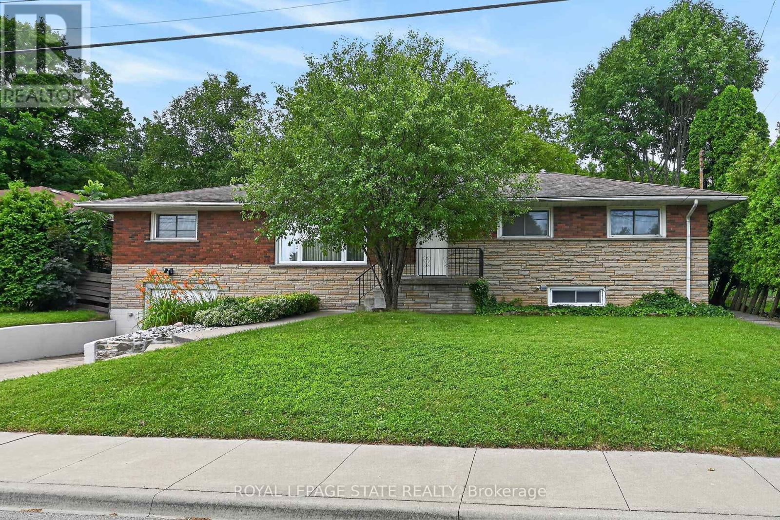 27 AINSLIE AVENUE - 49