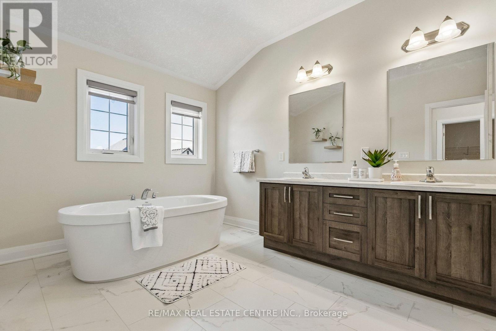 294 CHOKECHERRY CRESCENT - 33