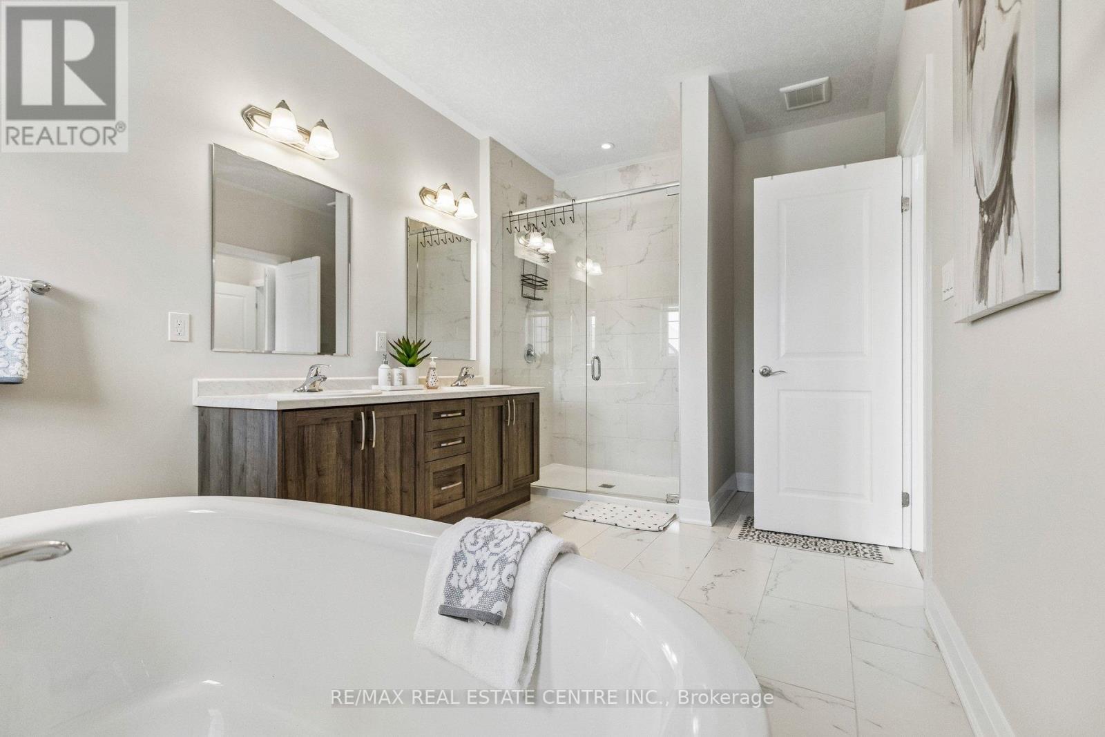 294 CHOKECHERRY CRESCENT - 34