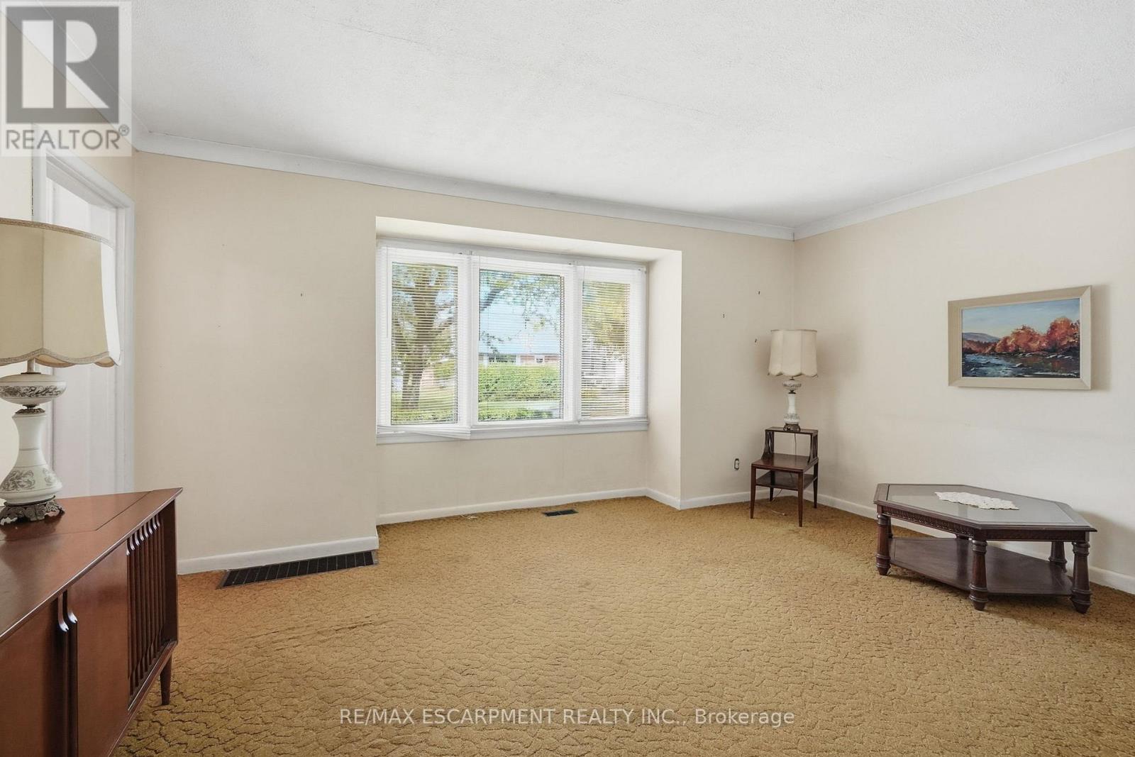 34 EATON PLACE - 5