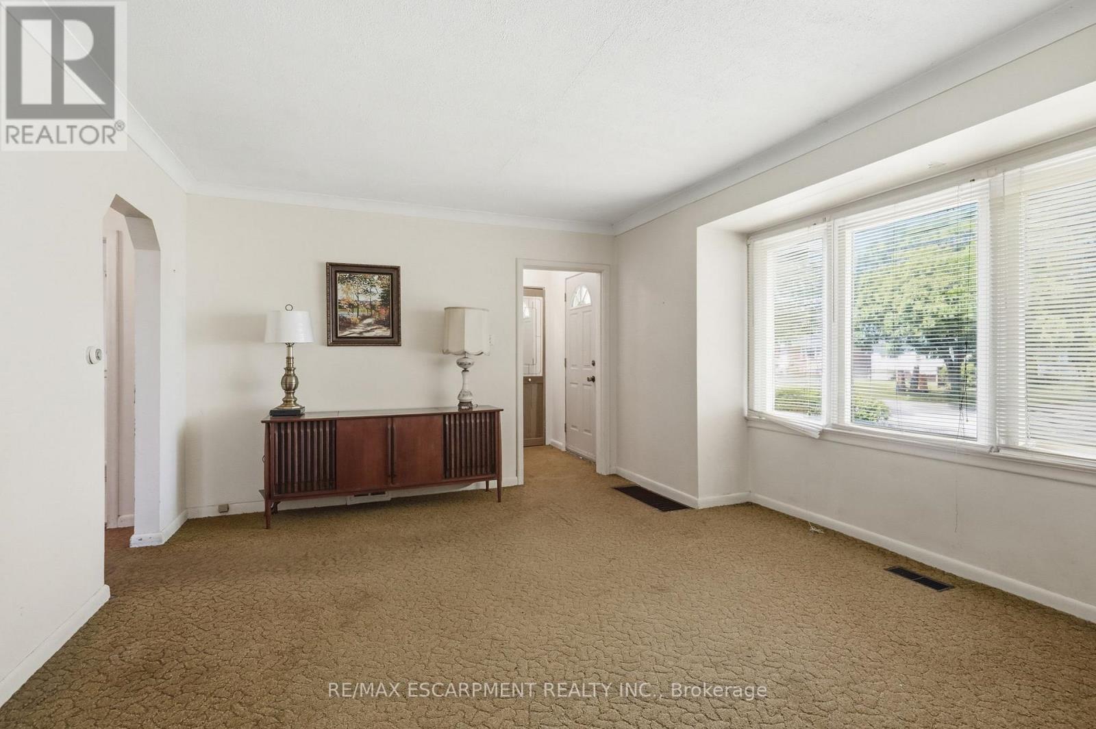34 EATON PLACE - 6