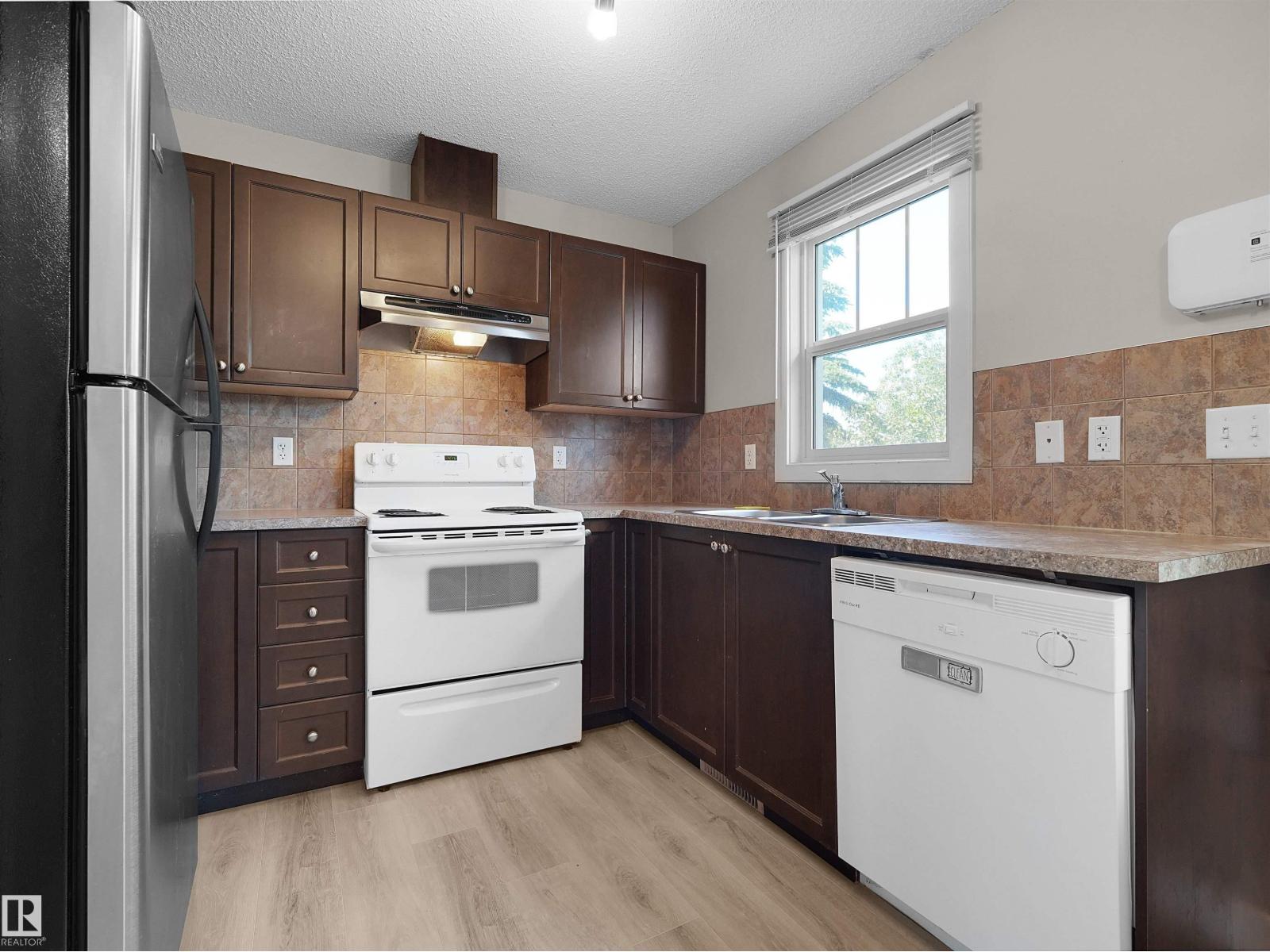 #17 6032 38 AV NW - 13