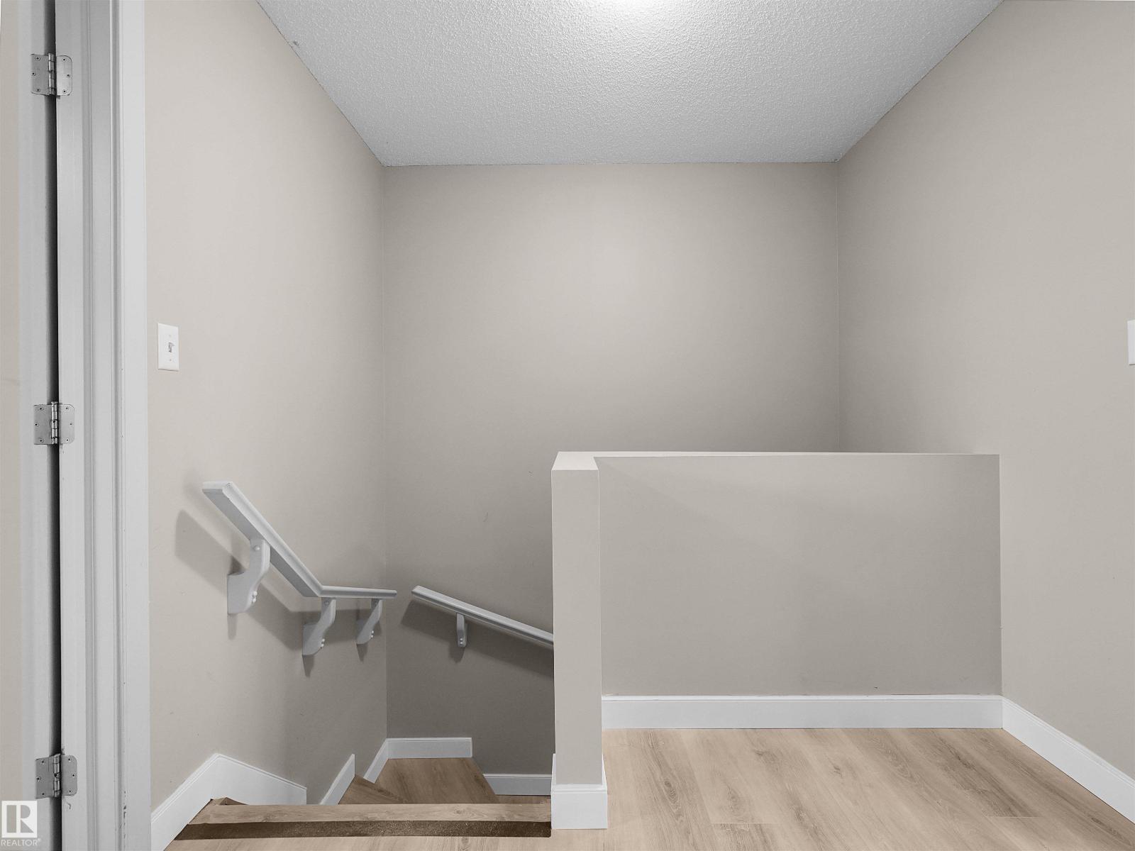 #17 6032 38 AV NW - 14