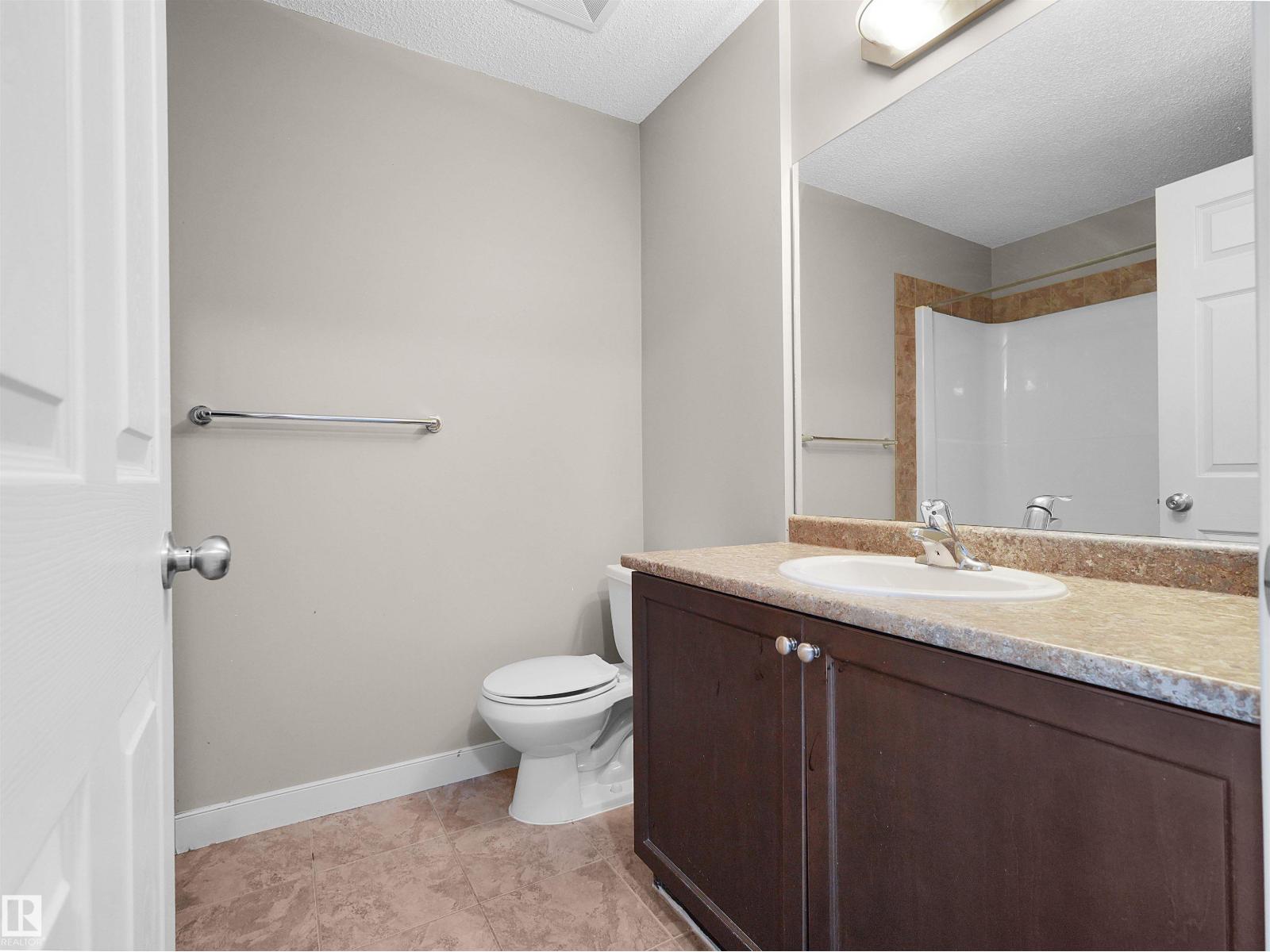 #17 6032 38 AV NW - 20