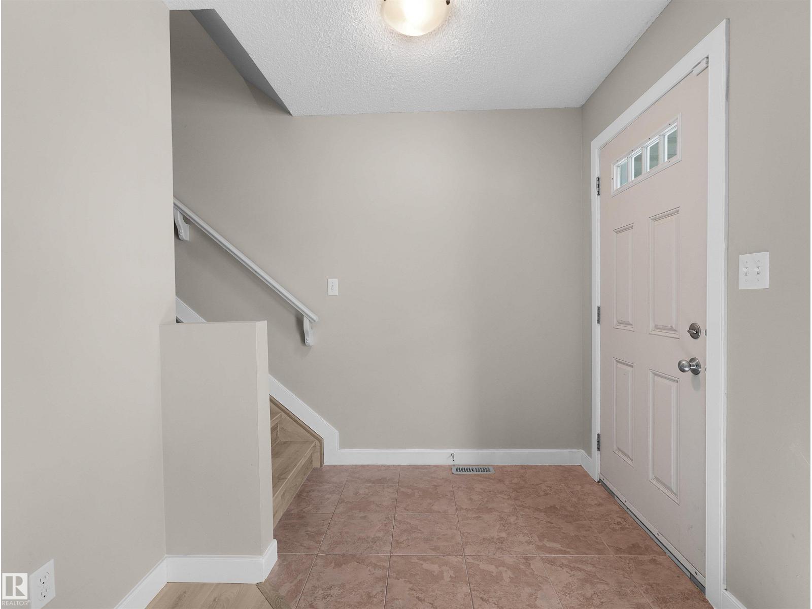 #17 6032 38 AV NW - 4
