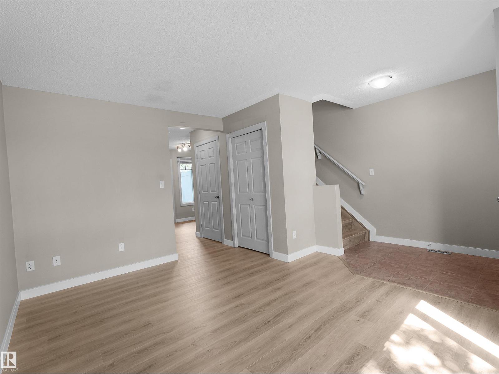 #17 6032 38 AV NW - 7