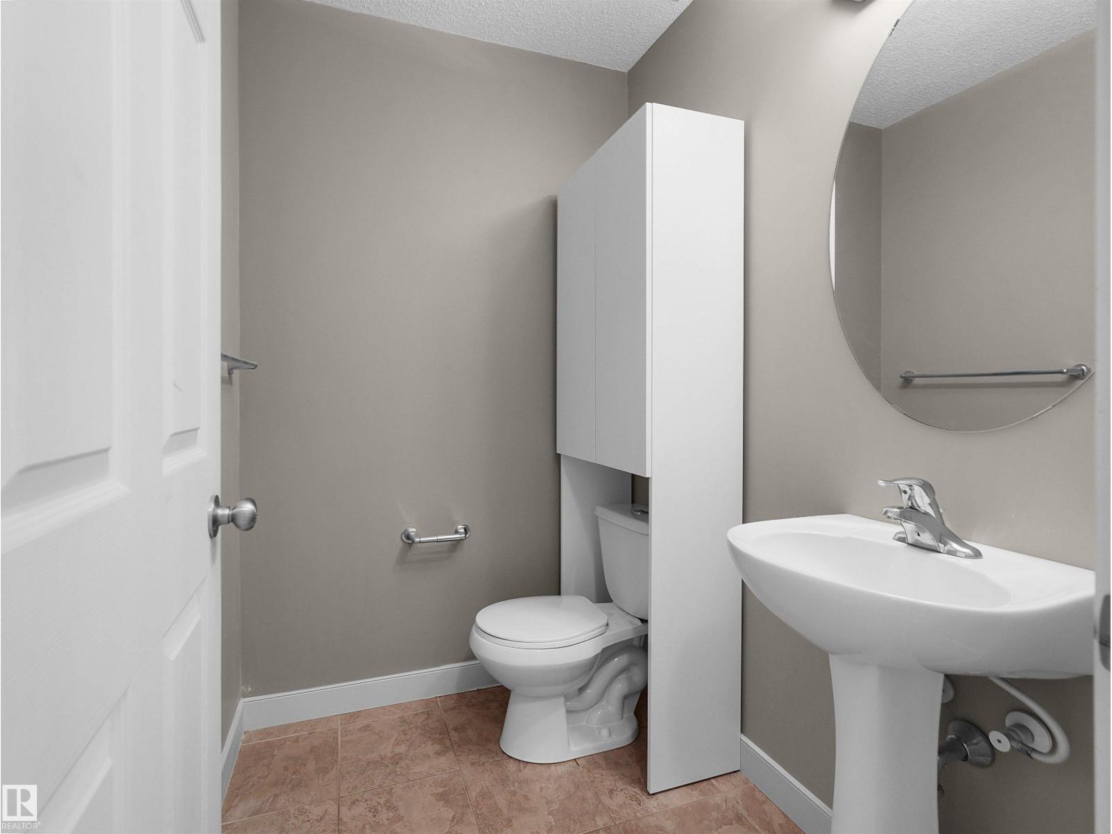 #17 6032 38 AV NW - 9