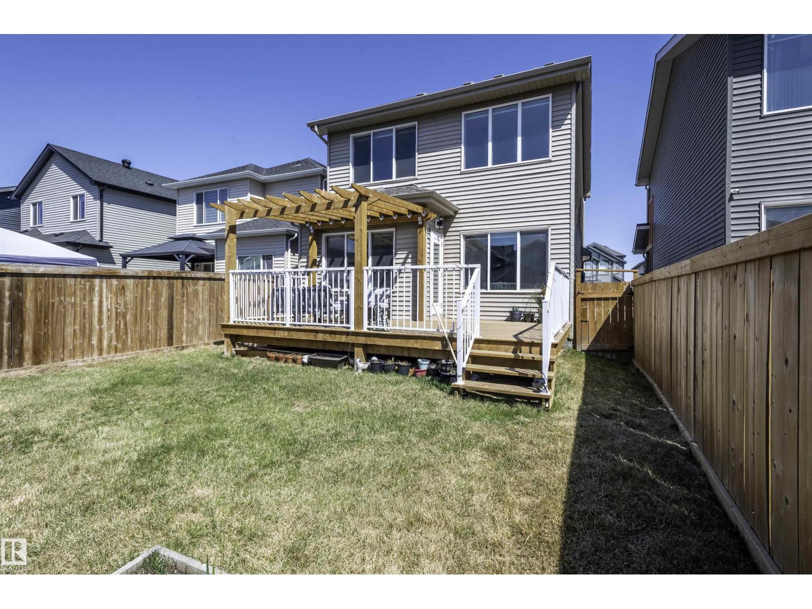 11979 34 AV SW - 34
