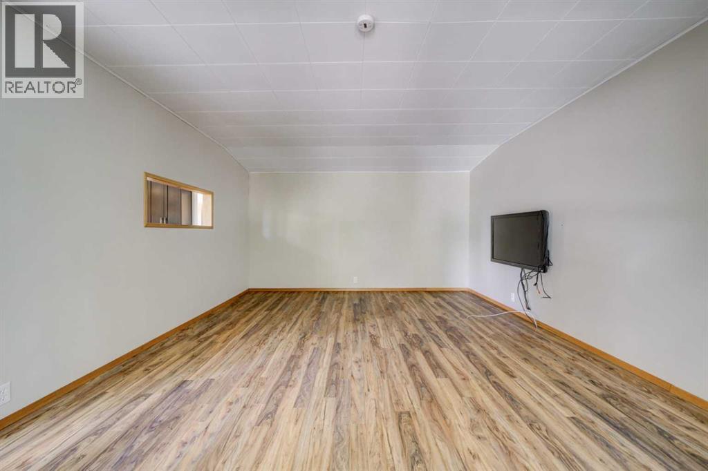 1124 James Avenue - 9