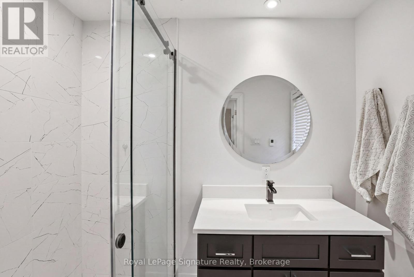 98 MOORE CRESCENT - 15