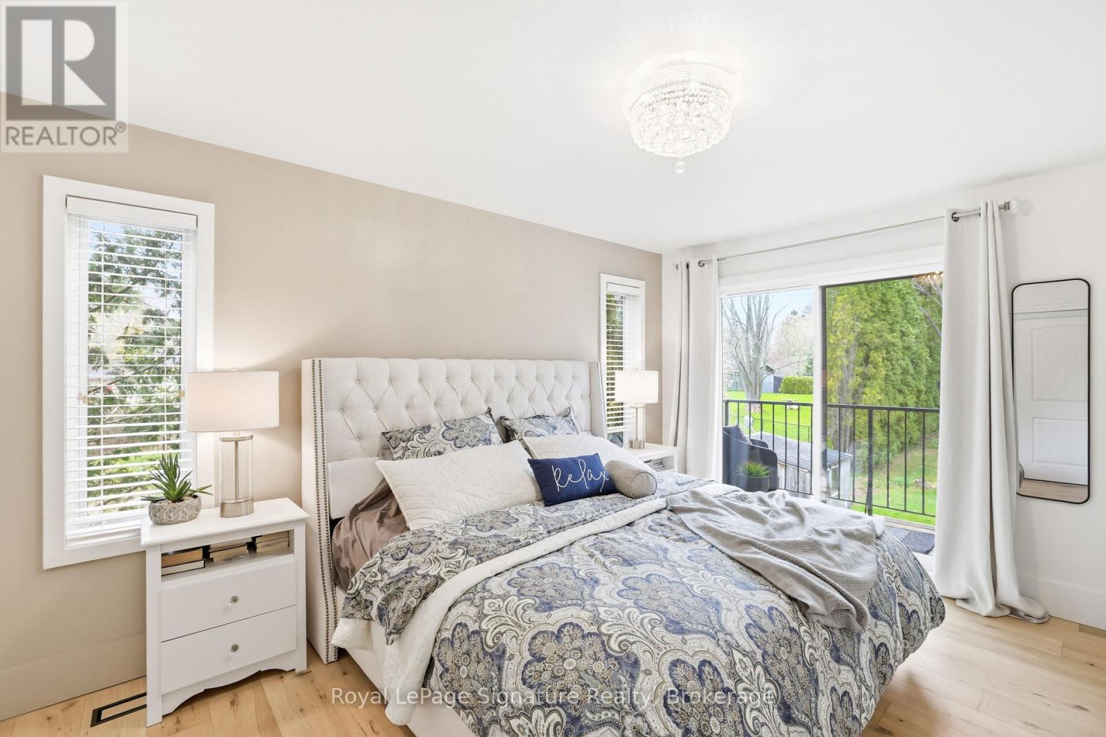 98 MOORE CRESCENT - 13