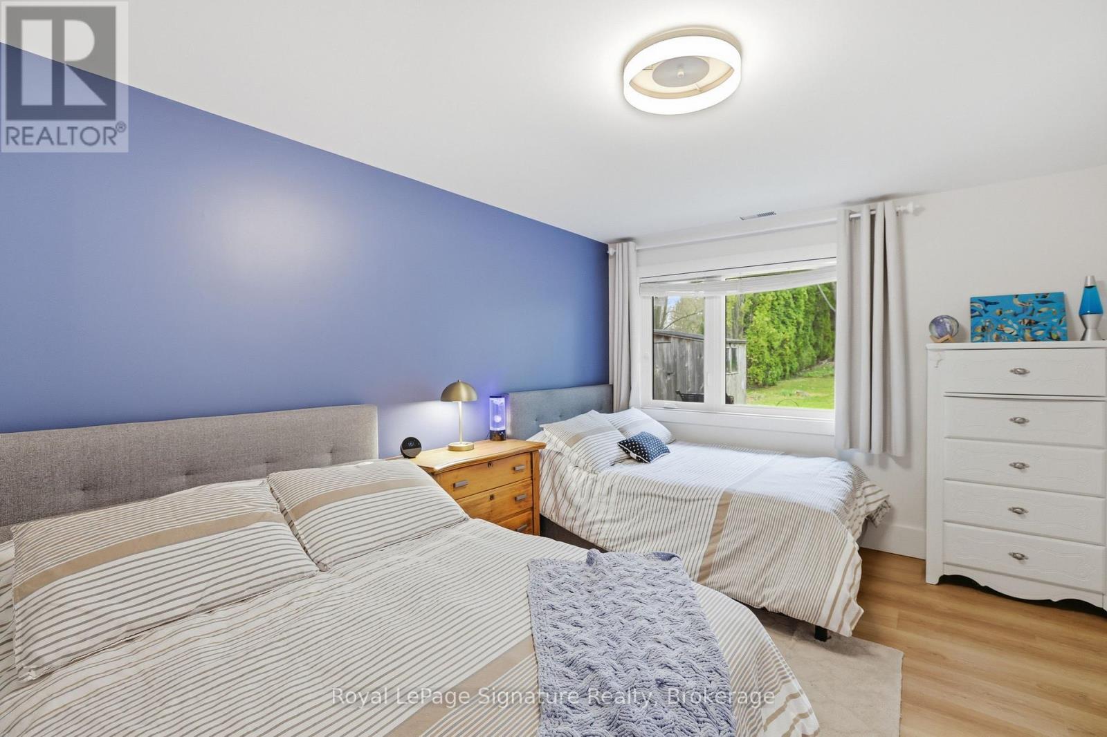 98 MOORE CRESCENT - 25