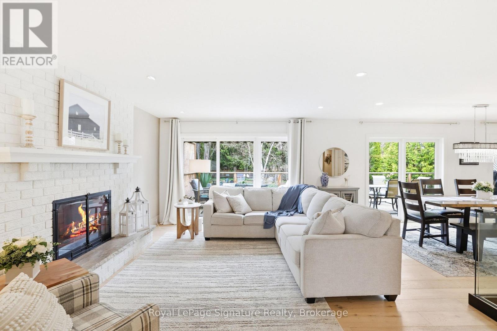 98 MOORE CRESCENT - 3