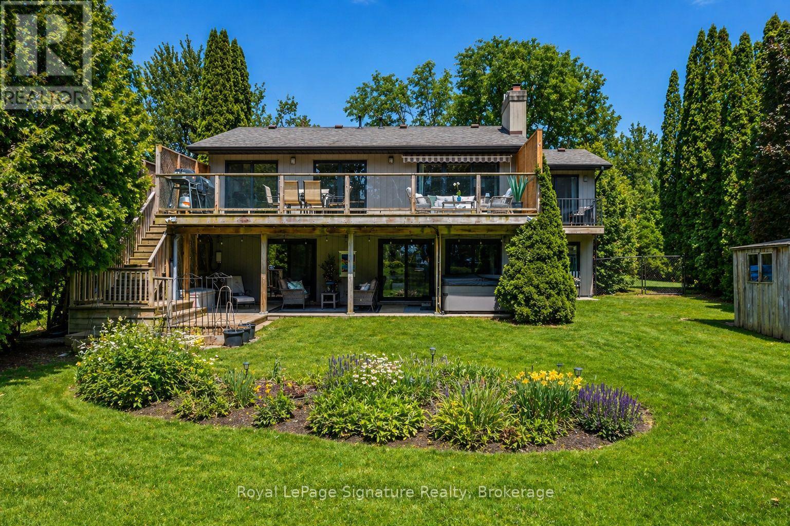 98 MOORE CRESCENT - 27