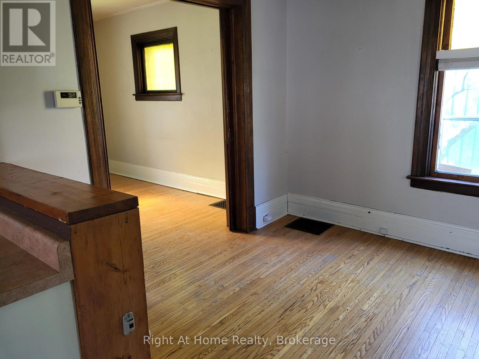 12 MERCER STREET - 8