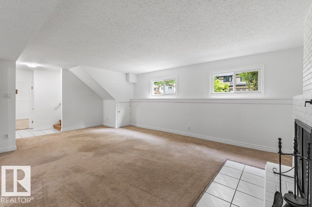 47 SPRUCE CR — photo 28
