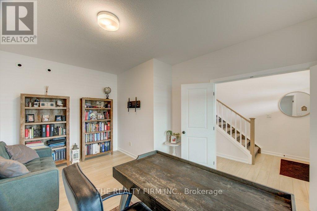 36 WHITE TAIL PATH - 7