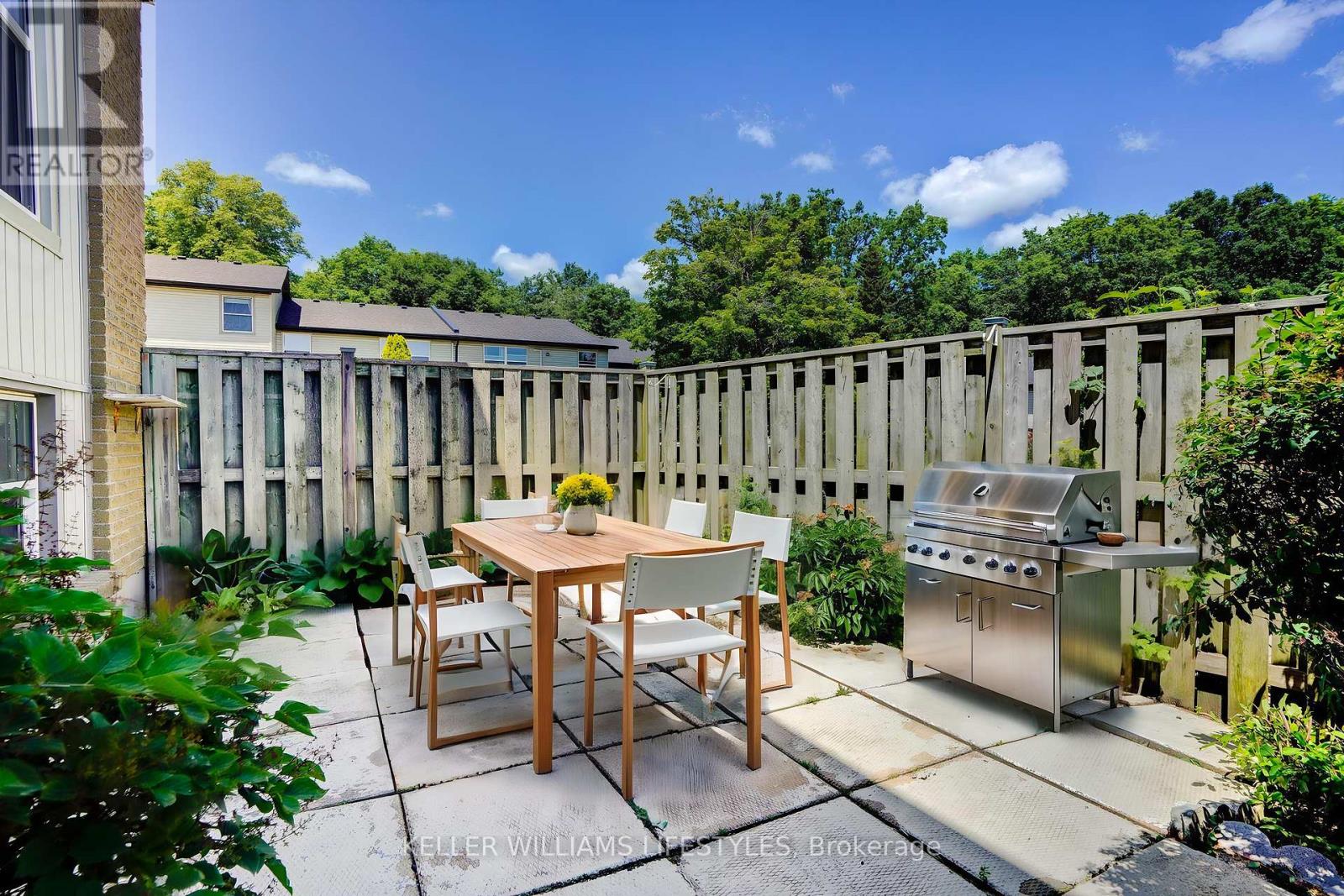 #20 760 BERKSHIRE DRIVE - 32