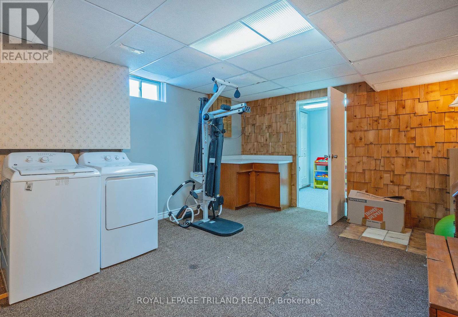 1402 HASTINGS DRIVE - 29